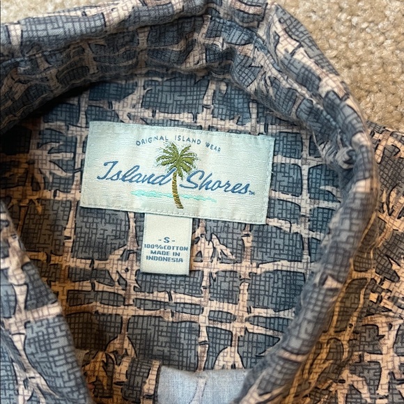 Island Shores Men's Aloha Shirt Patterned Button Down Shirt Size Small - Picture 4 of 9